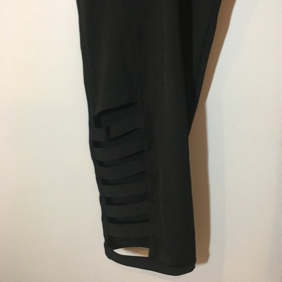 JGX PERFORMANCE black & grey capri leggings active bottom pockets size medium - Picture 3 of 5